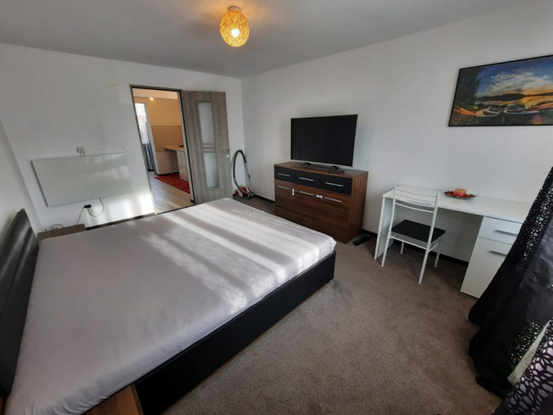 Apartament 1 camera decomandata zona Shoping City Sagului, mobilat complet