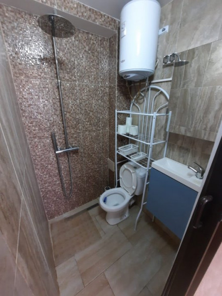 Apartament 1 camera decomandata zona Shoping City Sagului, mobilat complet
