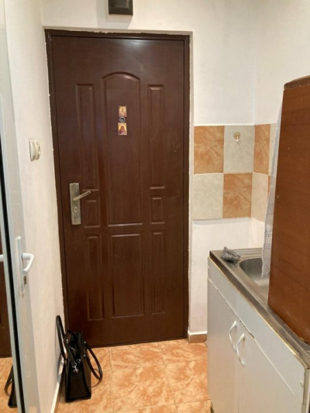 Garsoniera zona Soarelui, mobilata, etaj 4 cu 0% comision