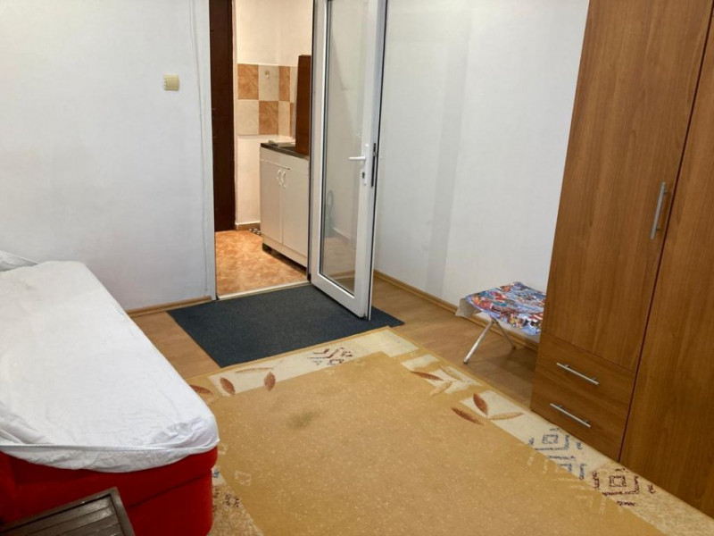 Garsoniera zona Soarelui, mobilata, etaj 4 cu 0% comision