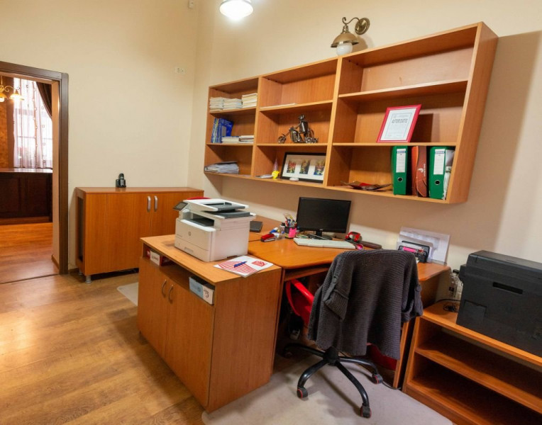 De închiriat spațiu pentru birou -Piața Unirii