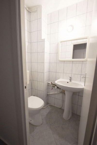 De Vanzare - Apartament 3 camere (Zona Aradului)