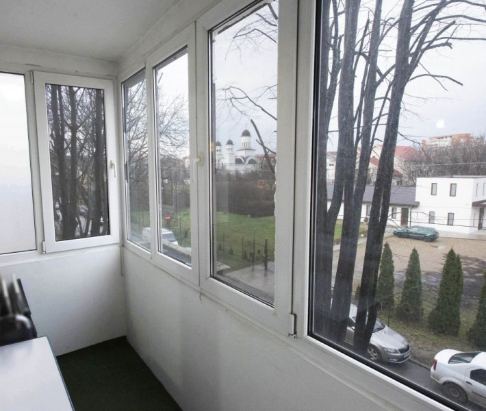 De Vanzare - Apartament 3 camere (Zona Aradului)