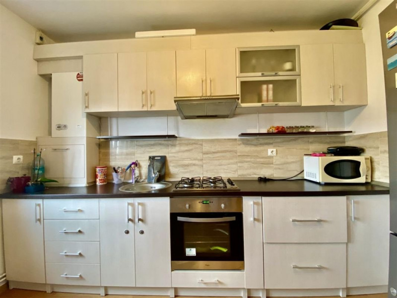 Apartament 3 camere, 76 mp, mobilat complet - ID V465