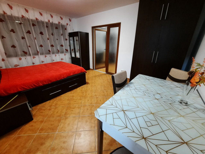 Apartament 2 camere parter - Centrala proprie - Zona Complex