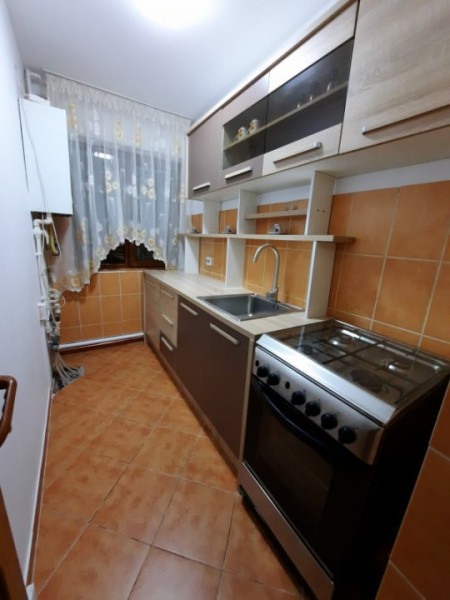 Apartament 2 camere parter - Centrala proprie - Zona Complex