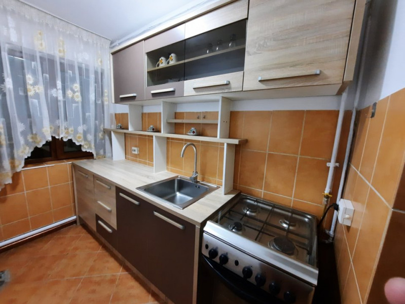 Apartament 2 camere parter - Centrala proprie - Zona Complex