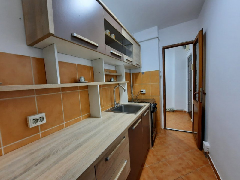 Apartament 2 camere parter - Centrala proprie - Zona Complex