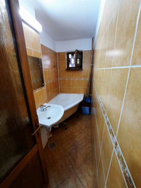 Apartament 2 camere parter - Centrala proprie - Zona Complex