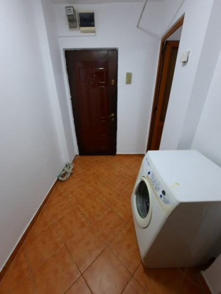Apartament 2 camere parter - Centrala proprie - Zona Complex