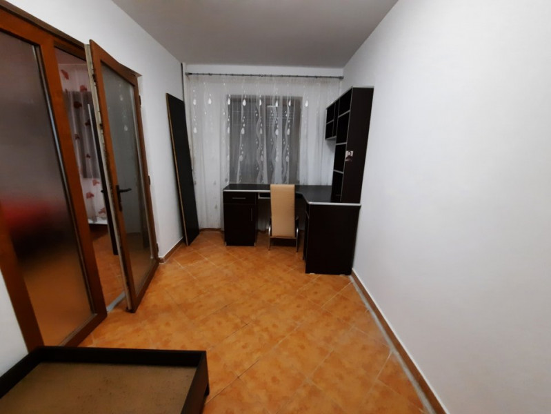 Apartament 2 camere parter - Centrala proprie - Zona Complex