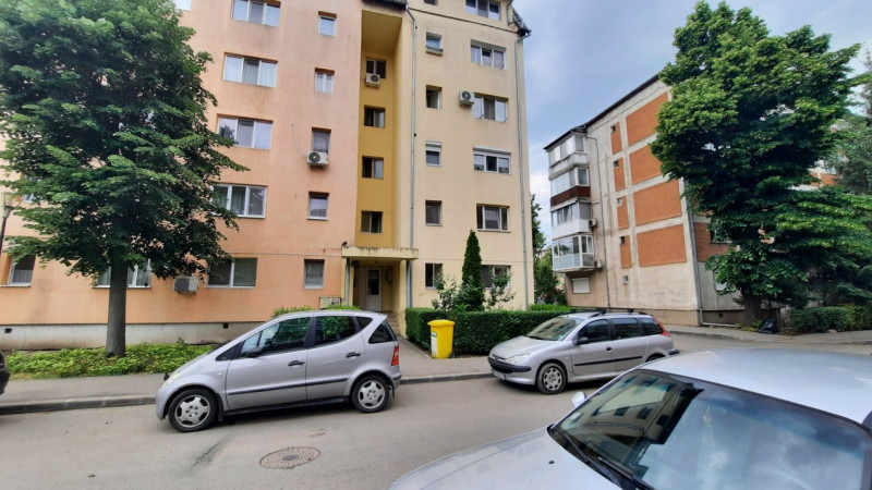 Garsoniera confort I etajul 1, bloc izolat in zona Torontal - Matei Basarab 