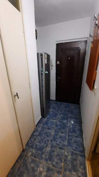 Garsoniera confort I zona Take Ionescu - Badea Cartan etaj 2 - libera