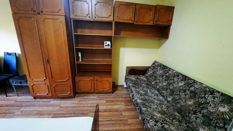 Garsoniera confort I zona Take Ionescu - Badea Cartan etaj 2 - libera