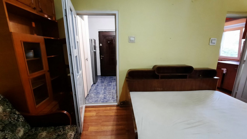 Garsoniera confort I zona Take Ionescu - Badea Cartan etaj 2 - libera