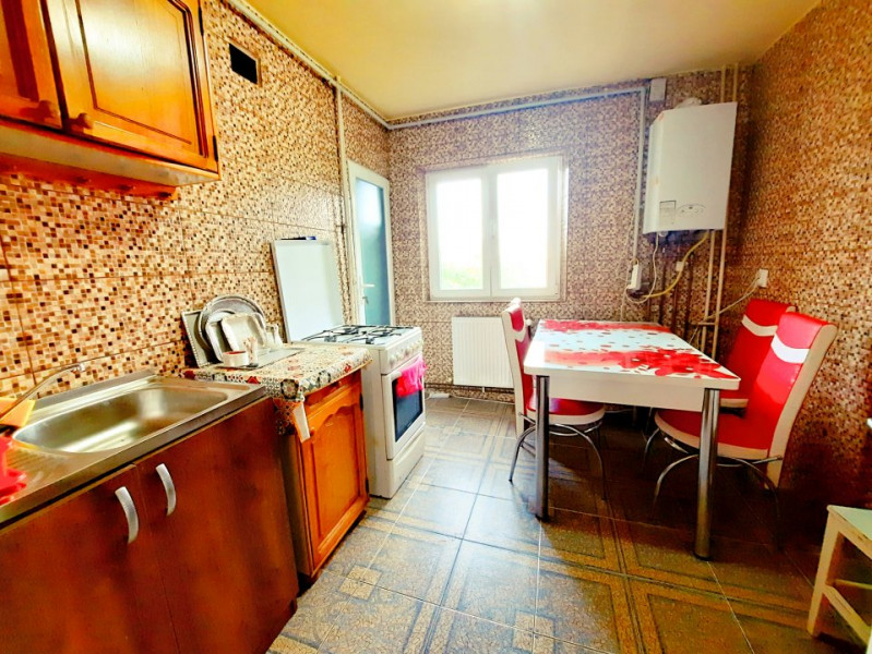 Apartament spatios etaj 2 cu centrala Zona Mircea cel Batran - 0% comision!