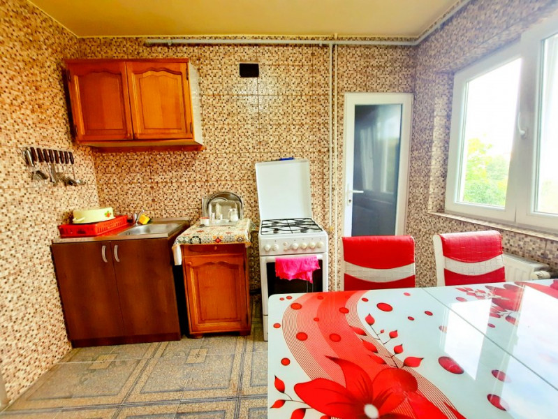 Apartament spatios etaj 2 cu centrala Zona Mircea cel Batran - 0% comision!