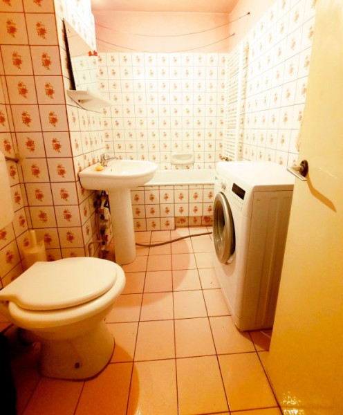 Apartament spatios etaj 2 cu centrala Zona Mircea cel Batran - 0% comision!